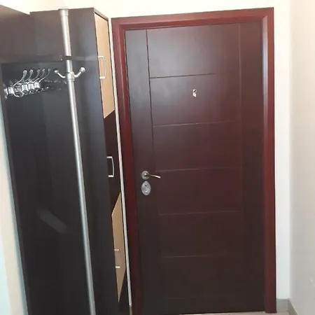 Apartman Irac * 图兹拉