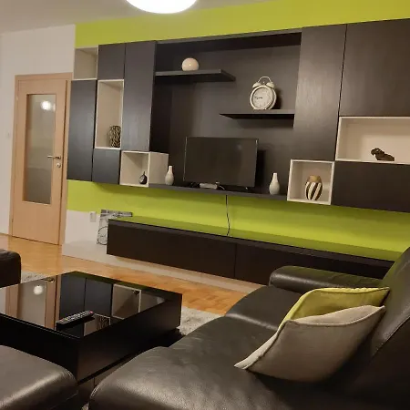 Apartman Irac 图兹拉